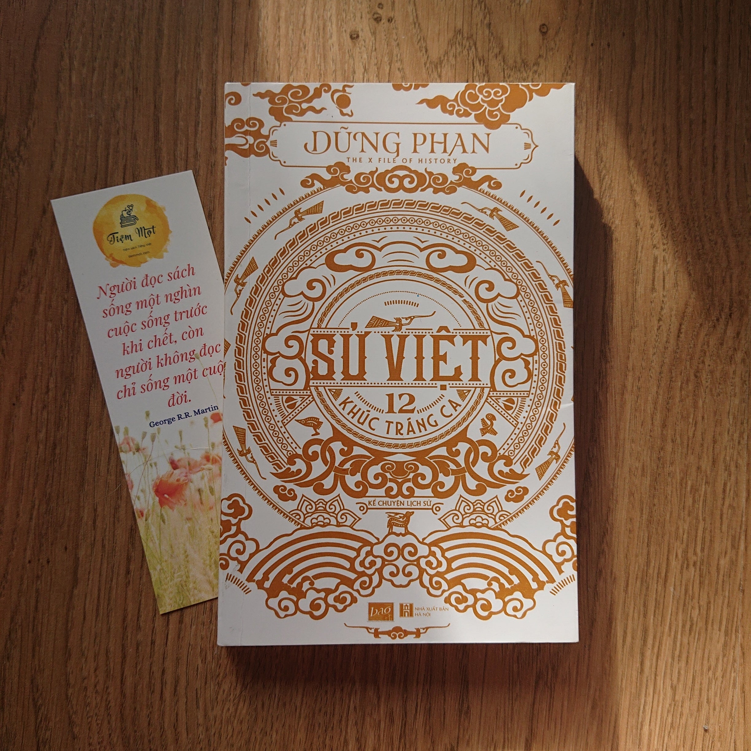 Sử Việt 12 khúc tráng ca (Thuộc dự án Sách cho tặng)