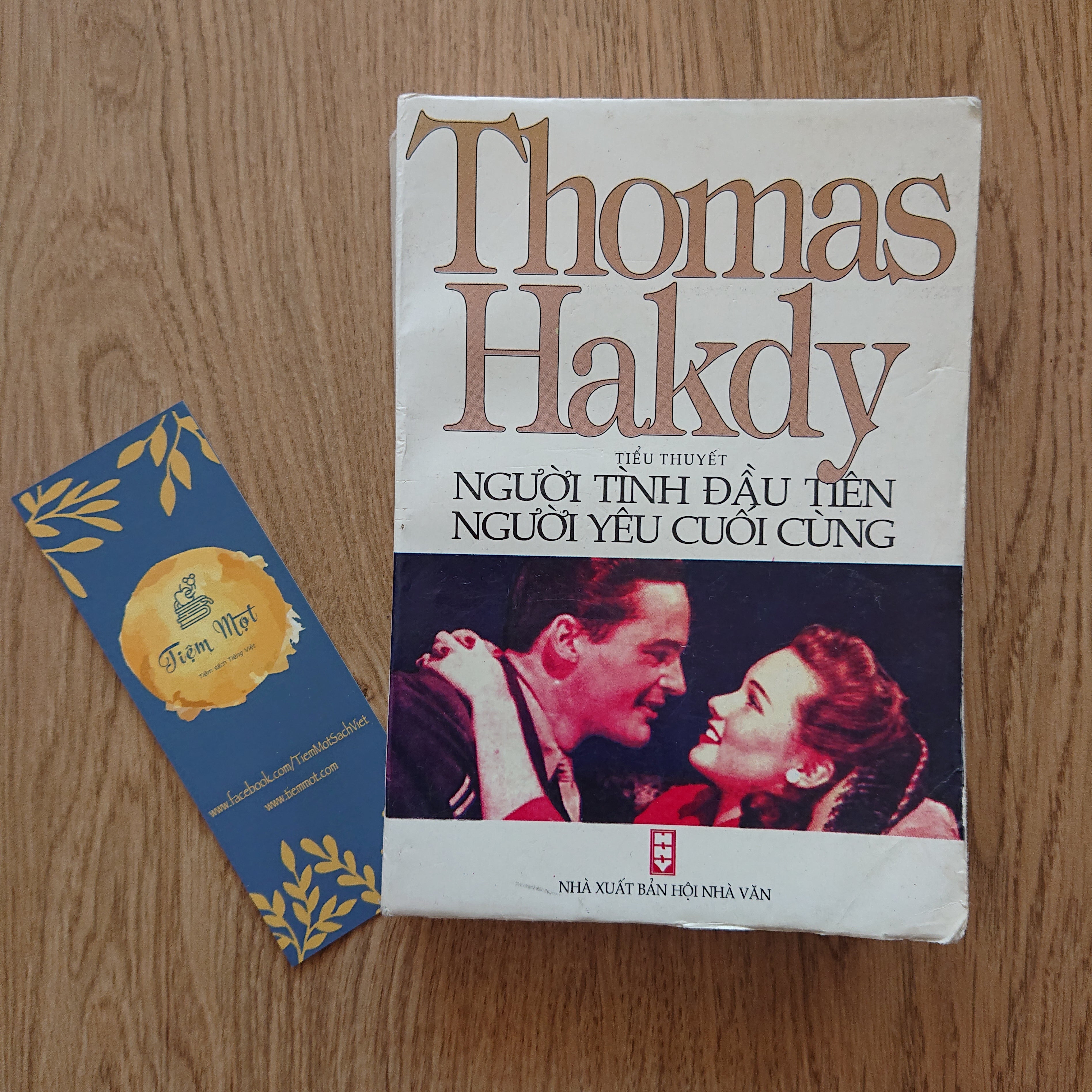 Người tình đầu tiên người yêu cuối cùng (Thuộc dự án Sách cho tặng)